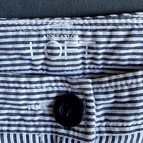 LAST CALL Loft Original Crop Seersucker Pant 4P - Picture 4 of 6